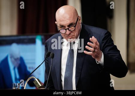 Rom, Konferenz zur Vorstellung des Berichts über eine nationale Sicherheitsstrategie in der Abgeordnetenkammer. An der Konferenz nahmen der Verteidigungsminister Guido Crosetto und der Präsident der Republik Sergio Mattarella am 16. Juni 2025 in Rom Teil. Copyright: XAndreaxCalandrax Stockfoto