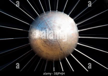 Zentrierte Ansicht des Strahlturbinenmotors Stockfoto