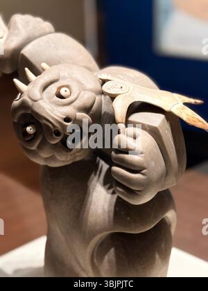 "Die Folgen des Unglaubens" von Michael Massie (Inuk/Métis), aus der Ausstellung "Stimmen der Arktis", Eiteljorg Museum, Indianapolis Stockfoto