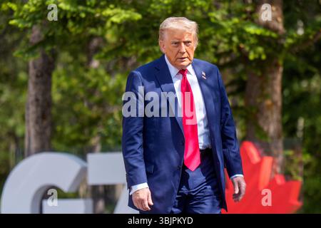 Kananaskis, Kanada. Juni 2025. US-Präsident Donald Trump nimmt am G7-Gipfel in der Pomeroy Kananaskis Mountain Lodge Teil. Quelle: Michael Kappeler/dpa-Pool/dpa/Alamy Live News Stockfoto