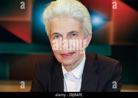 Marie-Agnes Strack-Zimmermann in der ARD-Talkshow 'hart aber fair' im WDR Fernsehstudio B. Köln, 27.05.2024 Stockfoto