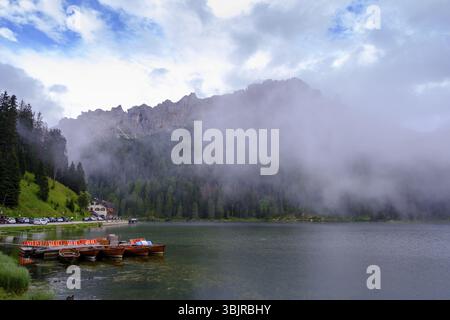 Misurinasee, Misurinasee im Nebel, Auronzo di Cadore, Dolomiten, Veneto, Italien, Europa Stockfoto