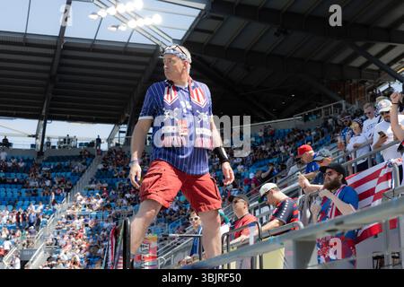 San Jose, Kalifornien, USA. Juni 2025. Ein US-Fan ist 2025 beim CONCACAF Gold Cup Group D Spiel zwischen Trinidad und Tobago und den USA im PayPal Park zu sehen. Am 15. Juni 2025 in San Jose, Kalifornien. (Kreditbild: © Ismael Sanchez Garcia/OKULARIE via ZUMA Press Wire) NUR REDAKTIONELLE VERWENDUNG! Nicht für kommerzielle ZWECKE! Stockfoto
