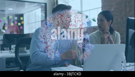 Zusammenarbeit mit Kollegen mit Hemden, die Dokumente und Laptops im Büro überprüfen, mit Haftnotizen Stockfoto