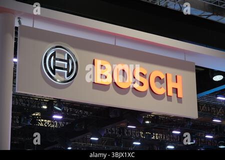 Shanghai, China - 26. April 2025: Firmenlogo von Bosch Stockfoto