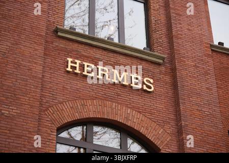 Shanghai, China - 29. März 2025: Logo der Marke Hermès Stockfoto