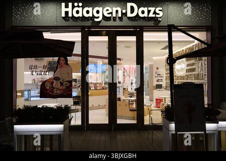 Shanghai, China-4. April 2025: Häagen-Dazs Ladenfassade Stockfoto