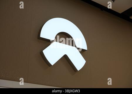 Shanghai, China – 4. April 2025: Markenlogo des Unternehmens NIO Stockfoto