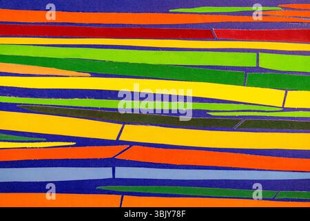 Nahaufnahme abstrakter Malerei mit verschiedenen Farben, parallelen horizontalen Linien Stockfoto