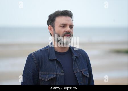 Cabourg, Frankreich. 14. Juni 2025. Johann Dionnet assiste au Photocall dÕAvignon lors du quatri me jour du 39e Festival du Film de Cabourg le 14 juin 2025 ˆ Cabourg, Frankreich. le 14 Juin 2025. Foto par Laurent Lairys /ABACAPRESS.COM Stockfoto