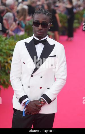 Cabourg, Frankreich. 14. Juni 2025. Kulturr assiste au tapis rouge lors du quatri me jour du 39e Festival du Film de Cabourg le 14 juin 2025 ˆ Cabourg, Frankreich. le 14 Juin 2025. Foto par Laurent Lairys /ABACAPRESS.COM Stockfoto