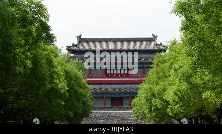 Yongdingmen Torturm – das südliche Erbe der alten Stadtmauer von Peking Stockfoto