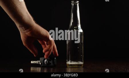 Seien Sie sicher, trinken Sie nicht und fahren Sie nicht. Geeignet für soziale Werbung. Stockfoto