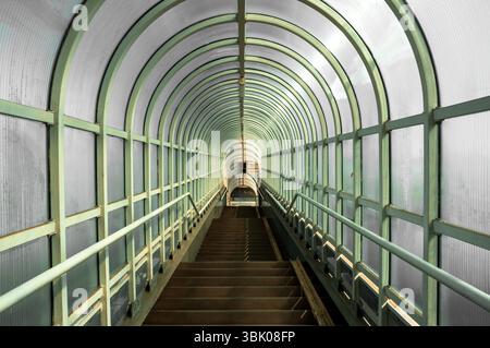 Flur mit Brigh Lichtwinkel Aufnahme Stockfoto