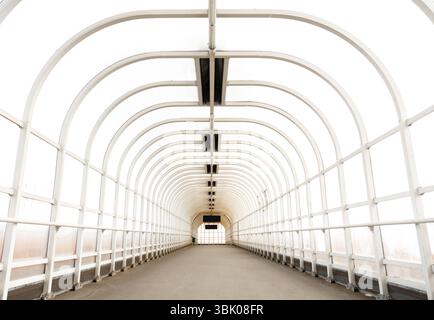 Flur mit Brigh Lichtwinkel Aufnahme Stockfoto