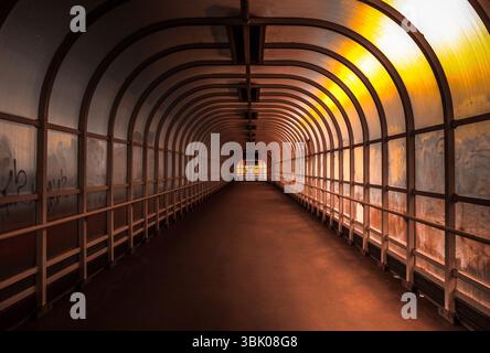 Flur mit Brigh Lichtwinkel Aufnahme Stockfoto