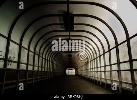 Flur mit Brigh Lichtwinkel Aufnahme Stockfoto
