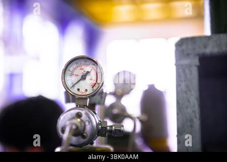 Manometer ein Luft-Kompressor Closeup Fotos Stockfoto