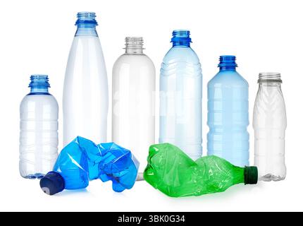 Leere und zerkleinerte Kunststoffflaschen für Recycling und Umweltschutz Stockfoto