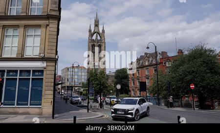 NEWCASTLE, Großbritannien - 13. JUNI 2025 - die Kathedrale von Newcastle Upon Tyne, Vereinigtes Königreich, mit ihrem historischen Bogen Stockfoto
