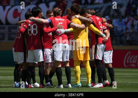 Seattle, Usa. Juni 2025. Urawa Red Diamonds drängen sich vor einem Spiel der FIFA Club-Weltmeisterschaft gegen River Plate am 17. Juni 2025 im Lumen Field in Seattle, Washington. (Foto Nate Koppelman/SIPA USA) Credit: SIPA USA/Alamy Live News Stockfoto