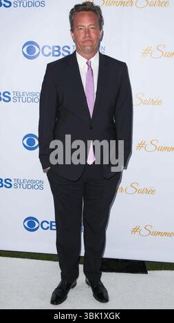 (AKTE) der Doktor erklärt sich schuldig in Matthew Perrys Überdosis-Tod. WEST HOLLYWOOD, LOS ANGELES, KALIFORNIEN, USA – 18. MAI: Der US-amerikanische Schauspieler, Comedian und Produzent Matthew Perry (Matthew Langford Perry) kommt am 18. Mai 2015 zur CBS Television Studios 3. Jährlichen Sommersoiree Party im London Hotel in West Hollywood, Los Angeles, Kalifornien, USA. (Foto von Image Press Agency) Stockfoto
