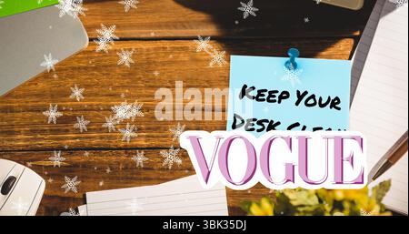 Mit blauer Haftnotiz, mit Stecknadel am Holztisch im Büro, mit Vogue-Überzug Stockfoto
