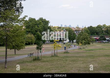 Blick auf London und Herne Hill vom Brockwell Park in South London. Foto: SMP News Stockfoto