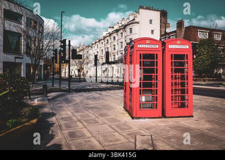 Reihe von Telefonkabinen in London Stockfoto