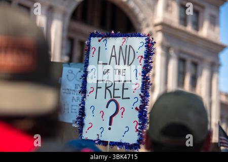 Austin, USA. Juni 2025. Protestkundgebung „No Kings“ beim Texas Capitol, 16. Juni 2025, Austin, TX, USA (Foto: Violeta Alvarez/SIPA USA) Credit: SIPA USA/Alamy Live News Stockfoto