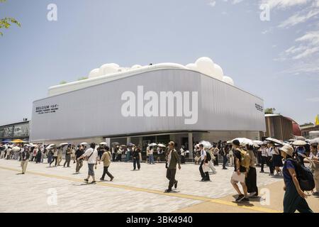 Osaka, Japan. Juni 2025. Der belgische Pavillon auf der Universal World Expo (13.04-13.10), dargestellt während der Flämischen Woche (15.-21.06), in Osaka, Kansai, Japan, Mittwoch, 18. Juni 2025. Die Expo 2025 ist eine Weltausstellung, die vom Bureau International des Expositions (BIE) organisiert wird. Sie findet für sechs Monate vom 13. April 2025 bis zum 13. Oktober 2025 statt. BELGA PHOTO ROB WALBERS Credit: Belga News Agency/Alamy Live News Stockfoto