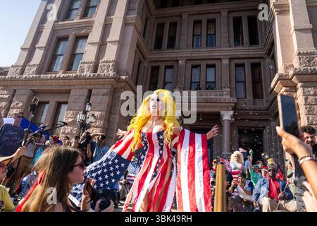 Austin, USA. Juni 2025. Protestkundgebung „No Kings“ beim Texas Capitol, 16. Juni 2025, Austin, TX, USA (Foto: Violeta Alvarez/SIPA USA) Credit: SIPA USA/Alamy Live News Stockfoto