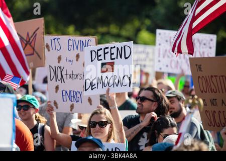 Austin, USA. Juni 2025. Protestkundgebung „No Kings“ beim Texas Capitol, 16. Juni 2025, Austin, TX, USA (Foto: Violeta Alvarez/SIPA USA) Credit: SIPA USA/Alamy Live News Stockfoto