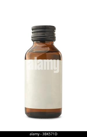 Modell-Vorlage einer braunen Glasflasche mit leerem Etikett und schwarzem Schraubverschluss isoliertem weißem Hintergrund, pharmazeutischem Sirup oder ätherischem Öl Stockfoto