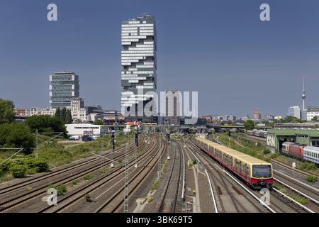 EDGE East Side Tower, Amazon Tower, Friedrichshain-Kreuzberg, Berlin, Deutschland, 17. Juni 2025, Europa Stockfoto