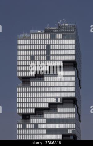 EDGE East Side Tower, Amazon Tower, Friedrichshain-Kreuzberg, Berlin, Deutschland, 17. Juni 2025, Europa Stockfoto