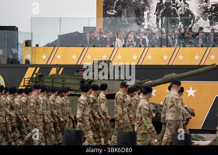 14. Juni 2025, Washington, District of Columbia, USA: Der 250. Jahrestag der Großen Parade und Feier der U.S. Army findet am Samstag, den 14. Juni 2025 in Washington, DC statt. (Offizielles Foto des Weißen Hauses von Gabriel B Kotico) NUR REDAKTIONELLE VERWENDUNG! Nicht für kommerzielle ZWECKE! Stockfoto