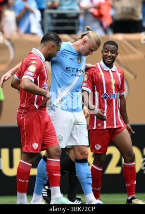 Philadelphia, USA. Juni 2025. Erling Haaland (C) von Manchester City reagiert auf das Spiel der Gruppe G zwischen dem Engländer Manchester City und Maroccos Wydad AC bei der FIFA Club-Weltmeisterschaft 2025 in Philadelphia, USA, am 18. Juni 2025. Quelle: Wu Xiaoling/Xinhua/Alamy Live News Stockfoto