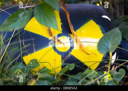 Radioaktiver Abfall wird als Müllabfuhr entsorgt Stockfoto