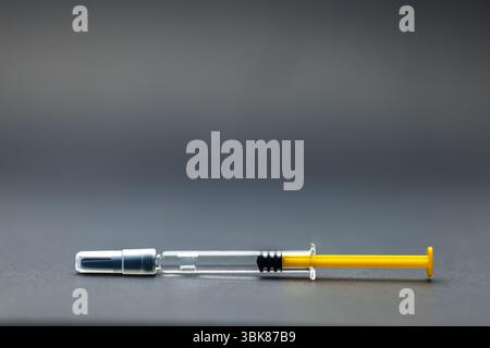 Impfstoff gegen Viren in kleinen Flaschen Nahaufnahme Stockfoto