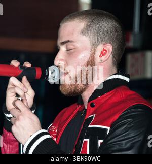 Mike Posner im Konzert bei Q102's Shred Your Ex Anti-Valentinstag Party im Roxxy in Philadelphia - 10. Februar 2012 Stockfoto