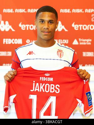 La Turbie, Frankreich - 02. August 2021: AS Monaco neuer deutscher Spieler Ismail Jakobs für die Saison 2021-22, Pressekonferenz und Trainingseinheit. Stockfoto