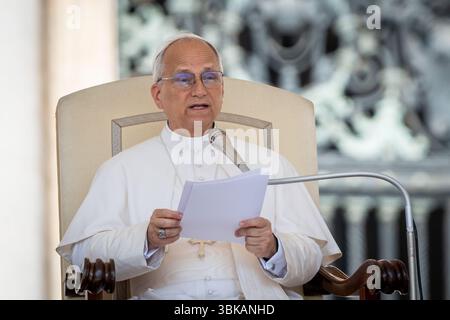 Vatikan, Vatikan. Juni 2025. Papst Leo XIV. Hält seine Rede während der traditionellen Generalaudienz am Mittwoch auf dem Petersplatz. (Credit Image: © Stefano Costantino/SOPA Images via ZUMA Press Wire) NUR REDAKTIONELLE VERWENDUNG! Nicht für kommerzielle ZWECKE! Stockfoto