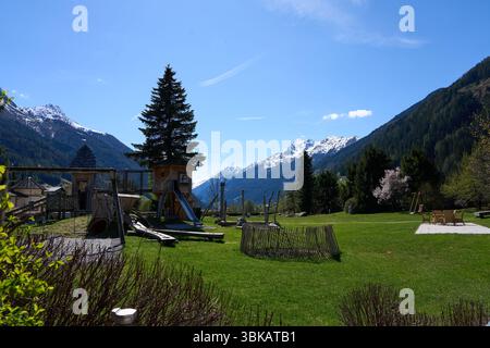 Neustift im Stubaital, Österreich - 19. April 2025 - Stubaital zur Osterzeit Stockfoto