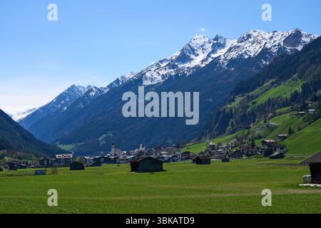Neustift im Stubaital, Österreich - 19. April 2025 - Stubaital zur Osterzeit Stockfoto