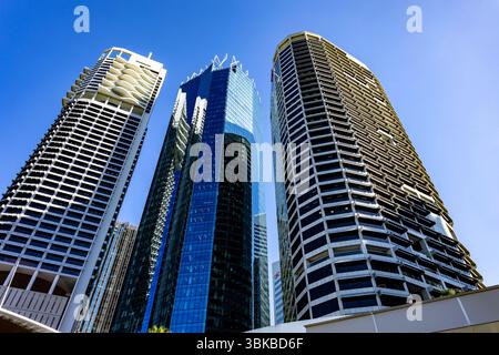 Blick auf die Wolkenkratzer des Central Business District von Brisbane Stockfoto