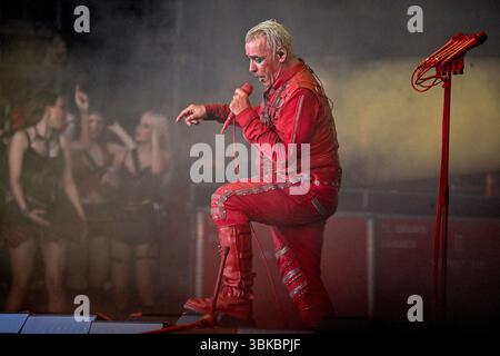 Clisson, Frankreich. Juni 2025. Till Lindemann trat am 19. Juni 2025 live auf der Bühne des Hellfest Open Air in Clisson auf. Foto: Julien Reynaud/APS-Medias/ABACAPRESS.COM Credit: Abaca Press/Alamy Live News Stockfoto