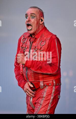 Clisson, Frankreich. Juni 2025. Till Lindemann trat am 19. Juni 2025 live auf der Bühne des Hellfest Open Air in Clisson auf. Foto: Julien Reynaud/APS-Medias/ABACAPRESS.COM Credit: Abaca Press/Alamy Live News Stockfoto
