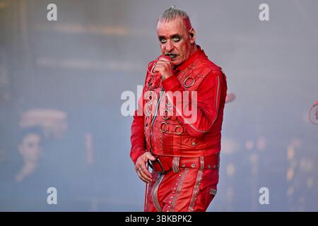 Clisson, Frankreich. Juni 2025. Till Lindemann trat am 19. Juni 2025 live auf der Bühne des Hellfest Open Air in Clisson auf. Foto: Julien Reynaud/APS-Medias/ABACAPRESS.COM Credit: Abaca Press/Alamy Live News Stockfoto