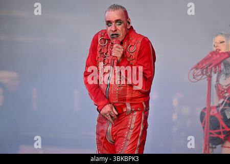 Clisson, Frankreich. Juni 2025. Till Lindemann trat am 19. Juni 2025 live auf der Bühne des Hellfest Open Air in Clisson auf. Foto: Julien Reynaud/APS-Medias/ABACAPRESS.COM Credit: Abaca Press/Alamy Live News Stockfoto